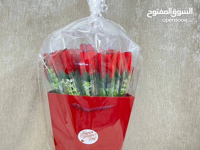 ** بوكس ورد معطر فاخر (18 وردة) ** هدية تُغني عن الكلام! **طبيعي/صناعي** (اختر المناسب