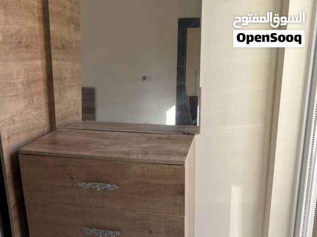 غرفة نوم نفر واحد عدد القطع 4 قطع + دوشك مع الغرفه