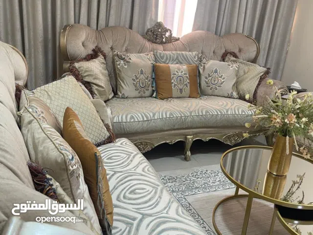 طقم كنب مجلس بحالة جيدة جداً