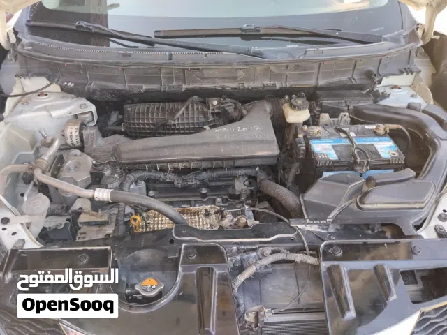 2015 نيسان X-تريل SV4