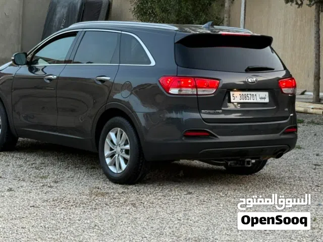 Used Kia Sorento in Tripoli