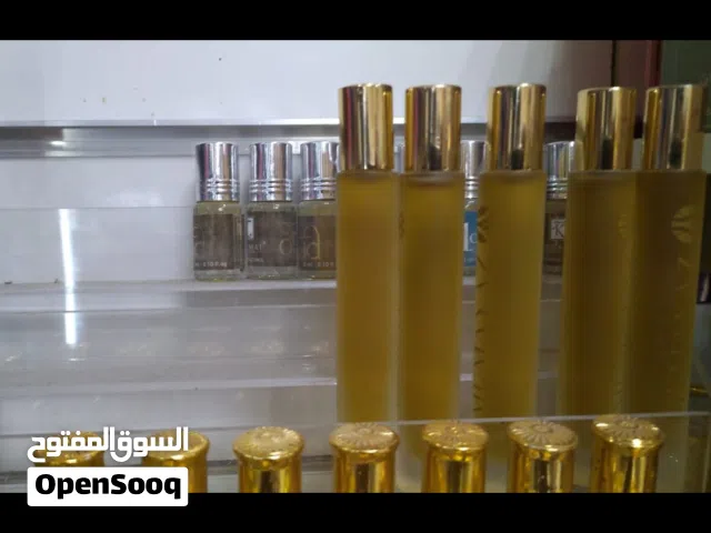 عطر زيت دهن عود مخلوط 10 مل طبيعي خالي من الكحول رائحة مميزه الكرتونه تحتوي على 300 حبه