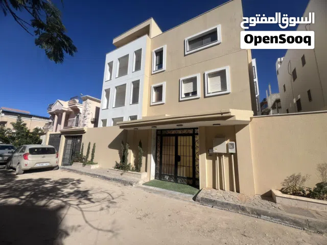 فيلا 3 طوابق في الدقادوستا