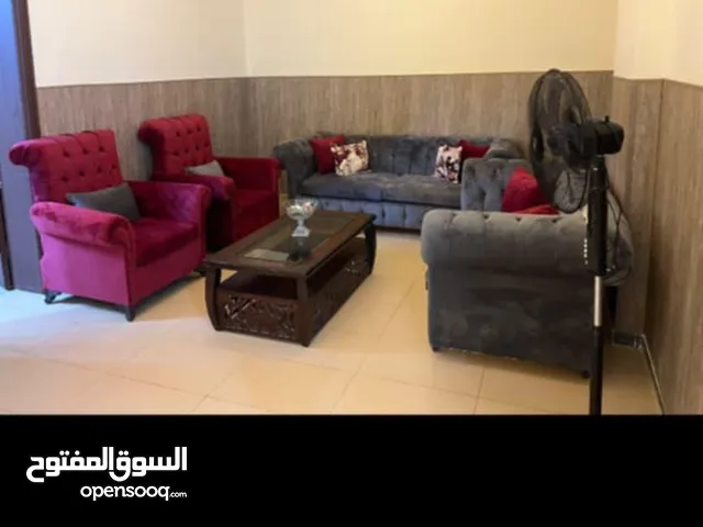 طقم كنب بحاله جيده سعر 150