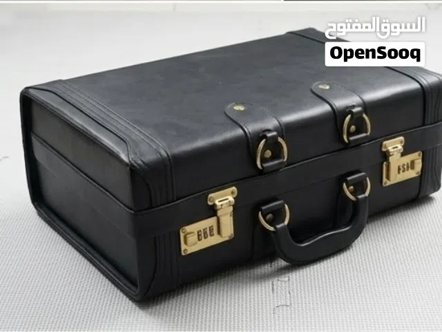 قطعة سويسرية واحدة فقط متوفرة شبه جديدة بحالة ممتازة تصميم أوروبي راقٍ فرصة نادرة لاقتنا