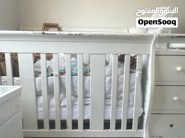 سرير اطفال