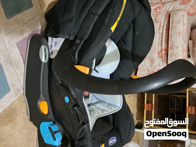 مقعد سيارة للاطفال