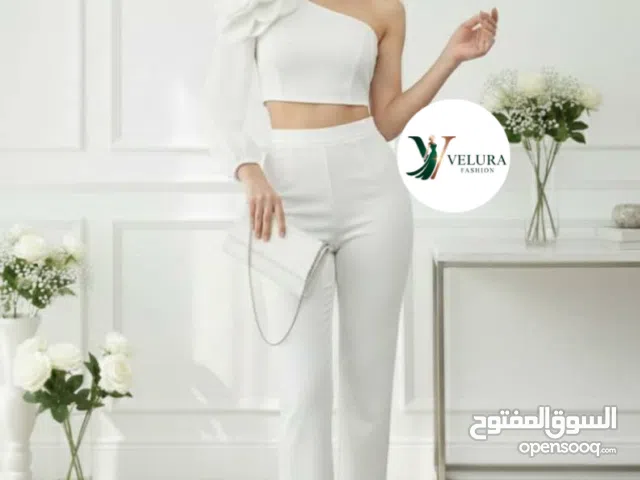 طقم ليكرا كتف واحد بتفاصيل زهرية ثلاثية الأبعاد