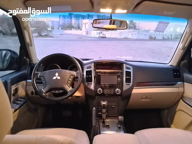 SUV Mitsubishi in Muscat