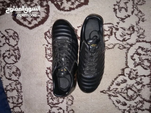 38 Sport Shoes in Benghazi