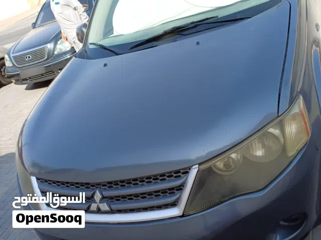 2009 ميتسوبيشي اوتلاندر Standard