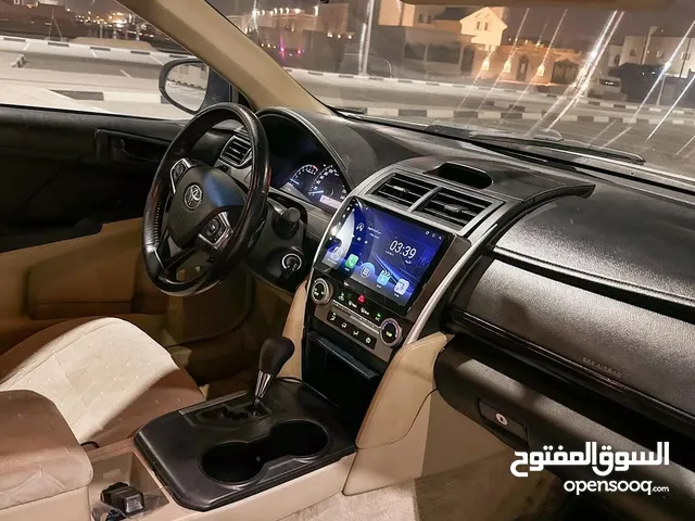 للبيع تويوتا كامري 2012