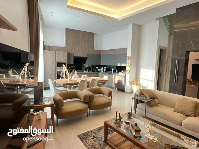 فيلا فخمة مفروشة بالكامل بالقرب من المدرسة الامريكية الرفاع الشمالي