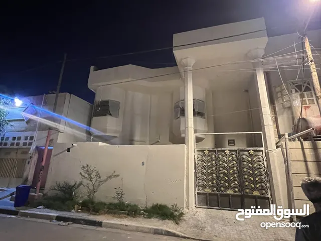 134 m2 3 Bedrooms Townhouse for Sale in Basra Qibla
