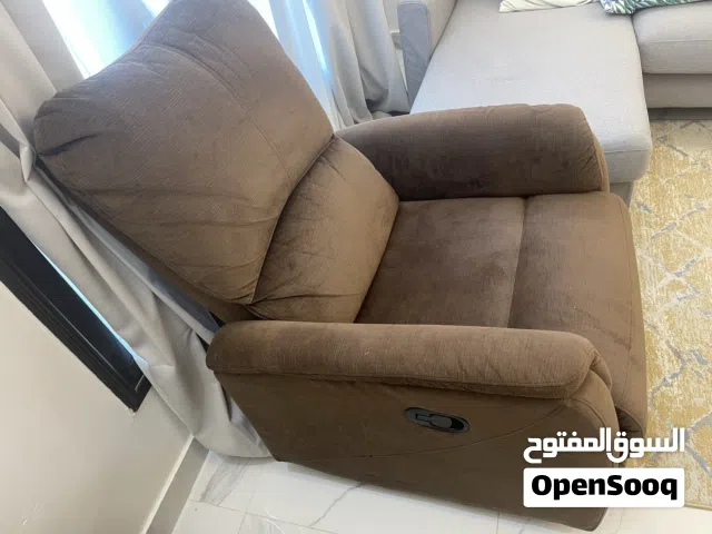 كرسي هزاز يتفرد شيزلونج مريح كالجديد