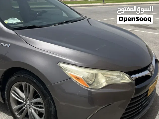 2015 تويوتا كامري LE