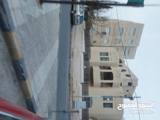 400 m2 More than 6 bedrooms Villa for Sale in Amman Daheit Al Ameer Hasan