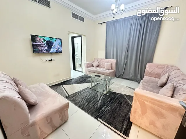 z9 غرفه وصاله مفروش بالروضه 1-بجوار قسم شرطه الحميديه -مساحه واسعه -حمامين -موقع ممتاز جدا