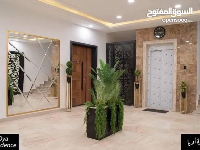 شقه للإيجار تشطيب حديث وفي عماره متكامله الخدمات بصاله المناسبات ، حي سكني راقي وهادئ وقريب من خدمات