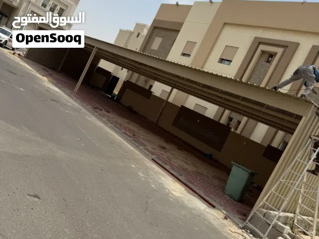 600 m2 More than 6 bedrooms Apartments for Rent in Al Ahmadi Wafra residential