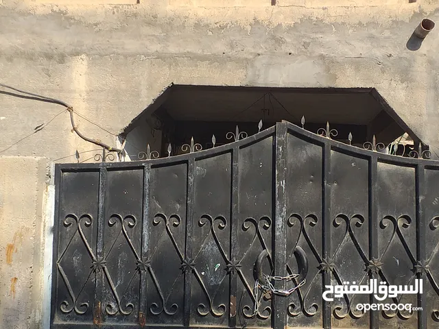 250 m2 5 Bedrooms Townhouse for Sale in Basra Al Amn Al Dakhile