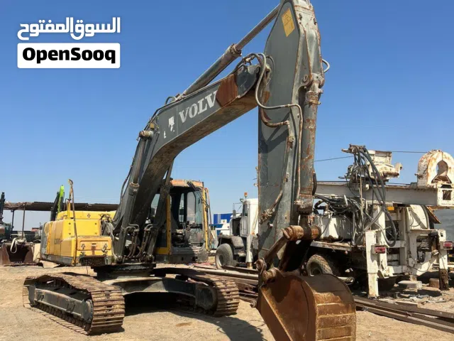 حفارة فولفو حجم 240