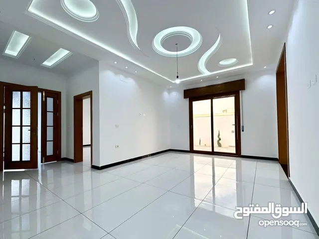 310 m2 More than 6 bedrooms Villa for Sale in Tripoli Tareeq Al-Mashtal