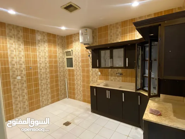 300 m2 3 Bedrooms Apartments for Rent in Al Aqiq Al-Ghawth