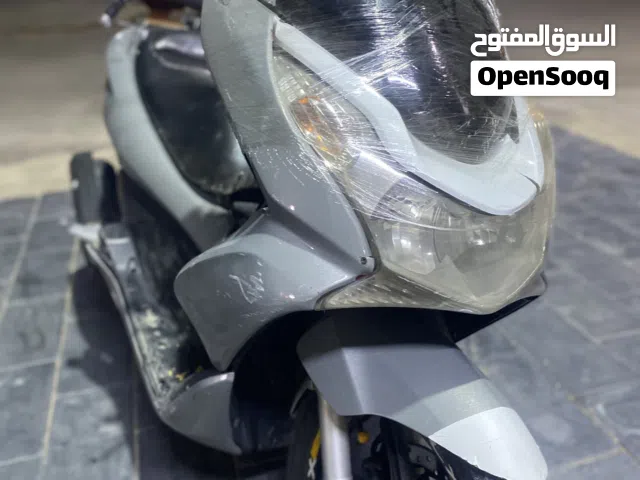 2017 هوندا PCX150