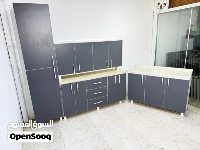 كاونتر متر ونص ارضي والملحق مترونص + ڤاترينا 50 سم  السنك متر و20 مرمر   القياسات مذكوره بالفيديو