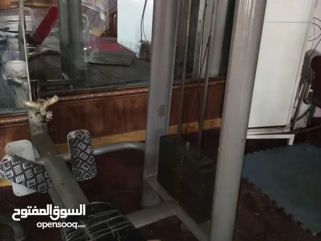 جهاز لتقويه العضلات السحب الأفقي