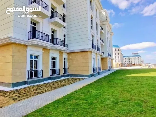 شقة لقطة للبيع في الحي اللاتيني فيو علي البحر دايركت - تشطيب كامل وتقسيط علي 7 سنين