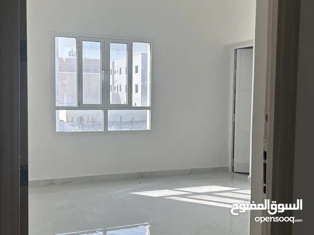 180 m2 4 Bedrooms Apartments for Rent in Muscat Al Maabilah