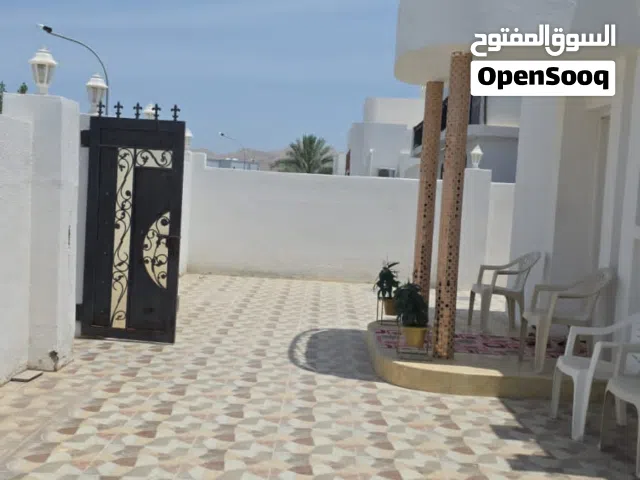 للبيع منزل في العامرات المنطقة 4 بالقرب من مسجد البركة