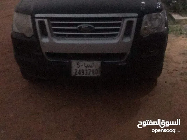 Ford Explorer Limited in Tripoli