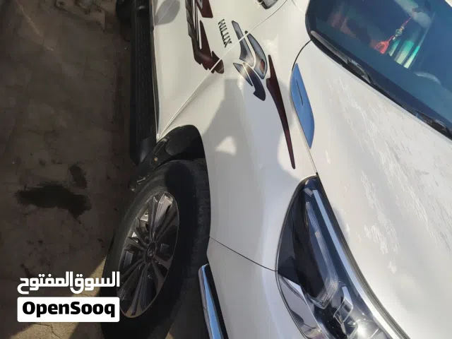 2021 تويوتا هيلوكس GLX