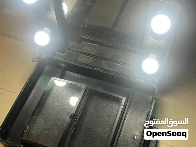 حقيبة مكياج بمرآة مضيئة