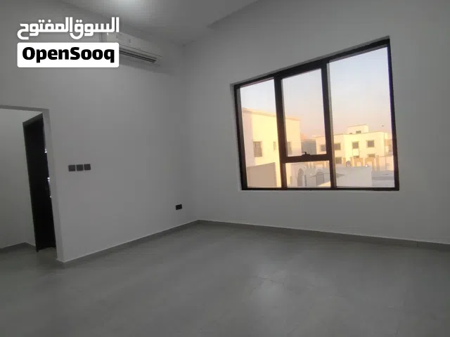 شقه 4غرف ماستر وغرفه خادمه