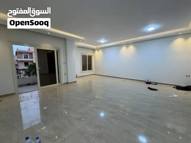 فاضى للايجار فى الشيخ زايد الحى التاسع ارقى الاحياء