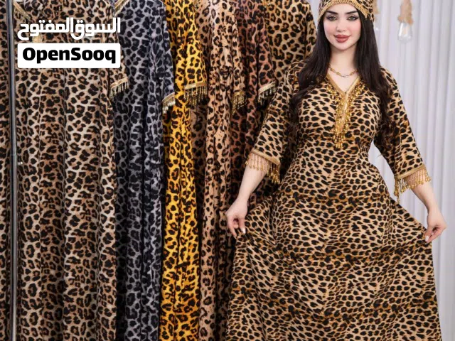 فستان  نسائي   خامة كريشة   شرط الفحص    فري سايز حد 90 كيلو  متوفر درزن ومفرد