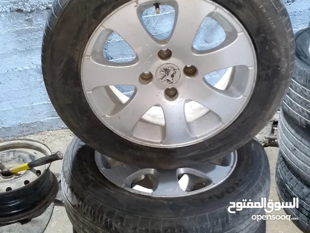 طقم 18 اصلي توسان سورينتو سنتافيه موجود في جنين قريه الجديده  بناشر وجنطات العودة