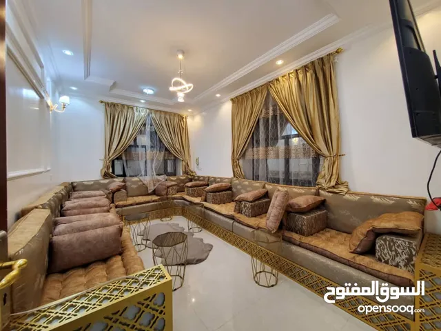 شقق مفروشة للإيجار ملكي VIP في أرقى أحياء صنعاء حده المدينه وبيت بوس وشارع الخمسين والاصبحي