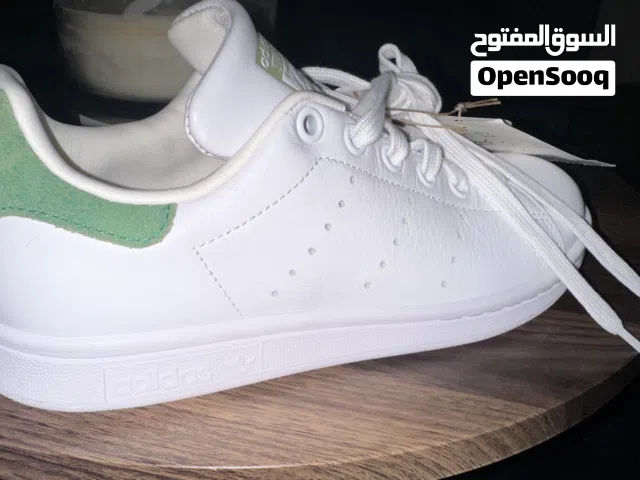أحذية اوريجينال اديداس بسعر حرق للتواصل واتس