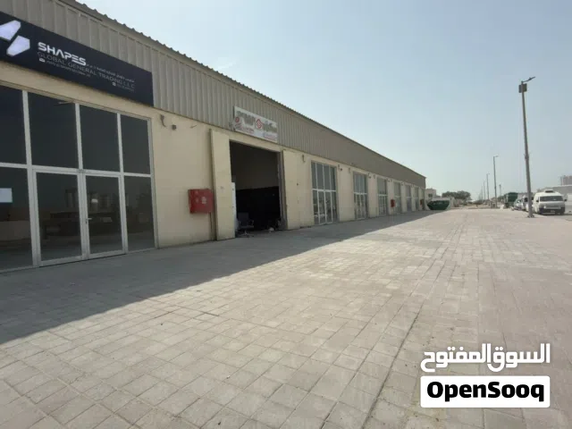 للايجار السنوى محلات فى ابوظبى مصفح الصناعيه على الطريق الرءيسى مباشرتا