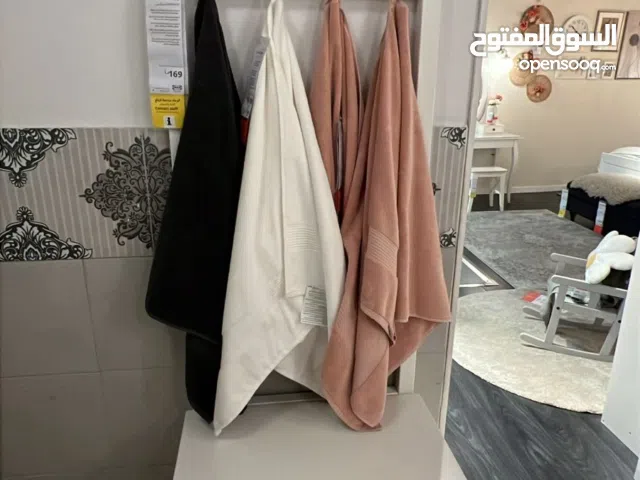 خزانة hemnes من ikea للبيع المستعجل