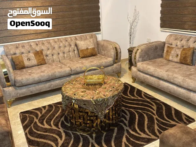 كنب لغرفة الضيوف