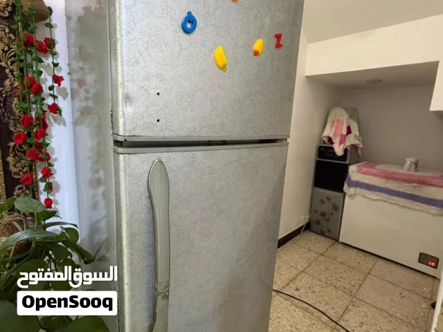 ثلاجه البيع مستعمله العرض 60والرتفاع 70