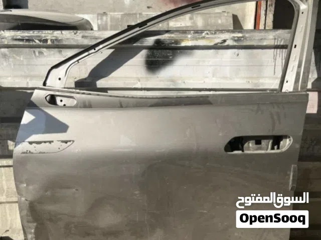 باب امامي شمال ID6 مضروب مع مرشات امامي وخلفي شمال مشخط للبيع
