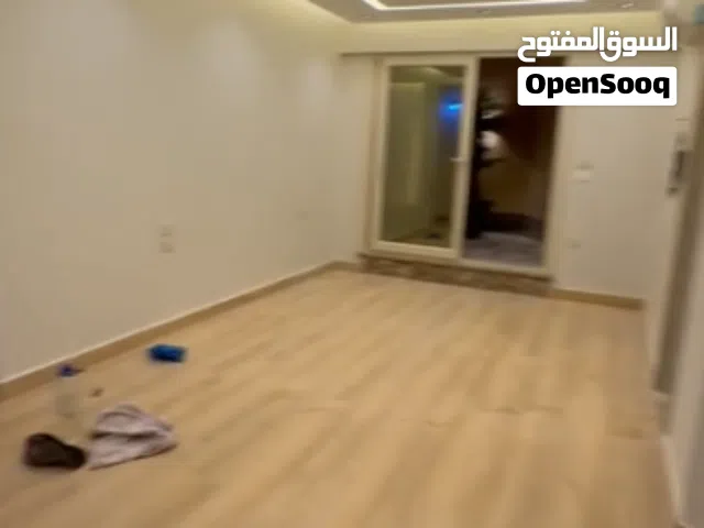 فرصه للجدين مكتب 225م للايجار بالمهندسين  من ش شهاب موقع مميز دور ارضي