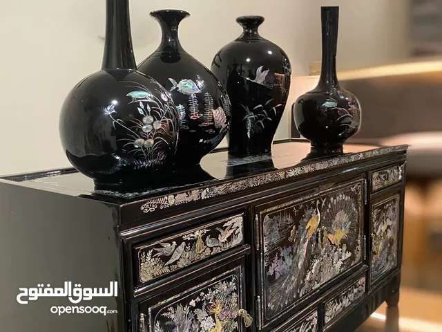 للبيع كبت صيني فاخر – تحفة فنية نادرة Luxurious Asian Lacquer Cabinet